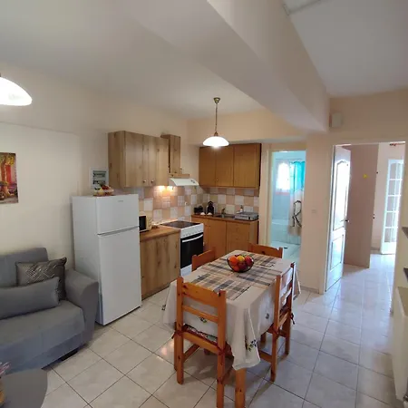 Dimitra's Comfort Apartment *